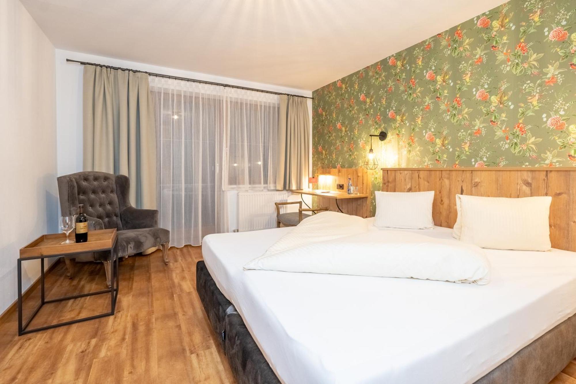 Hotel Krone Tirol Ройте Екстериор снимка