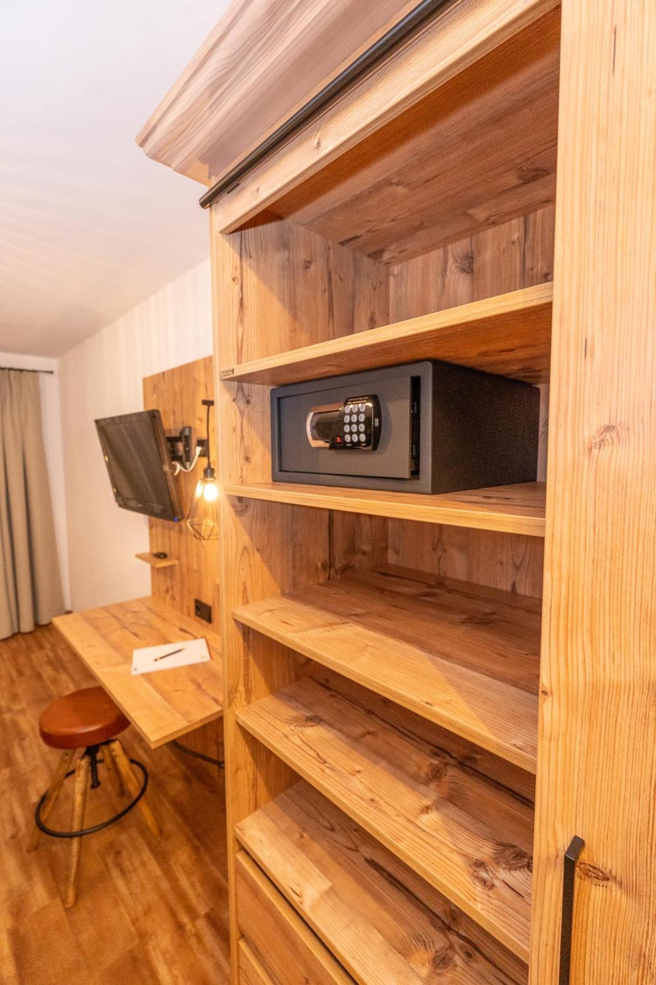 Hotel Krone Tirol Ройте Екстериор снимка