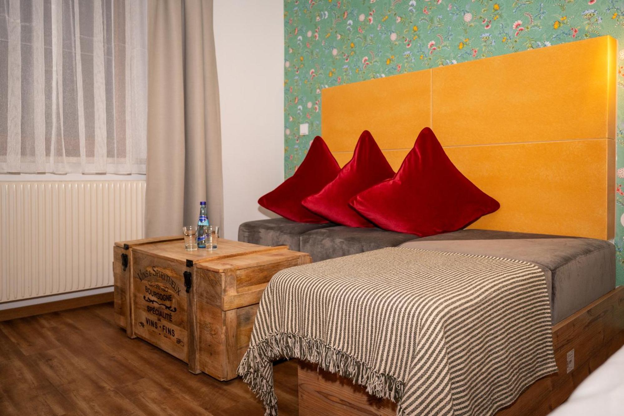 Hotel Krone Tirol Ройте Екстериор снимка