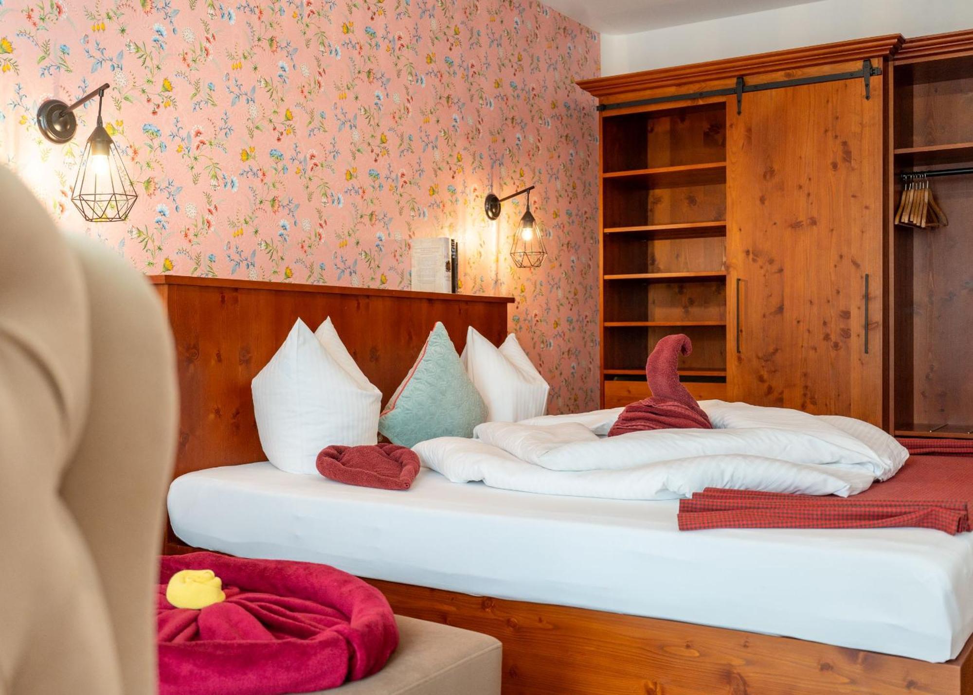 Hotel Krone Tirol Ройте Екстериор снимка