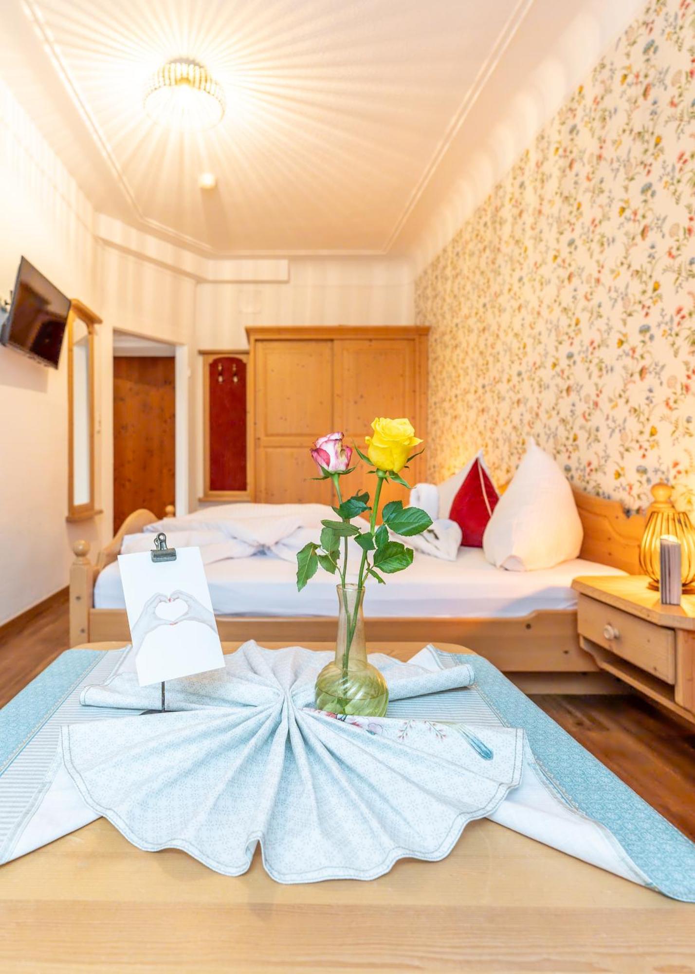 Hotel Krone Tirol Ройте Екстериор снимка