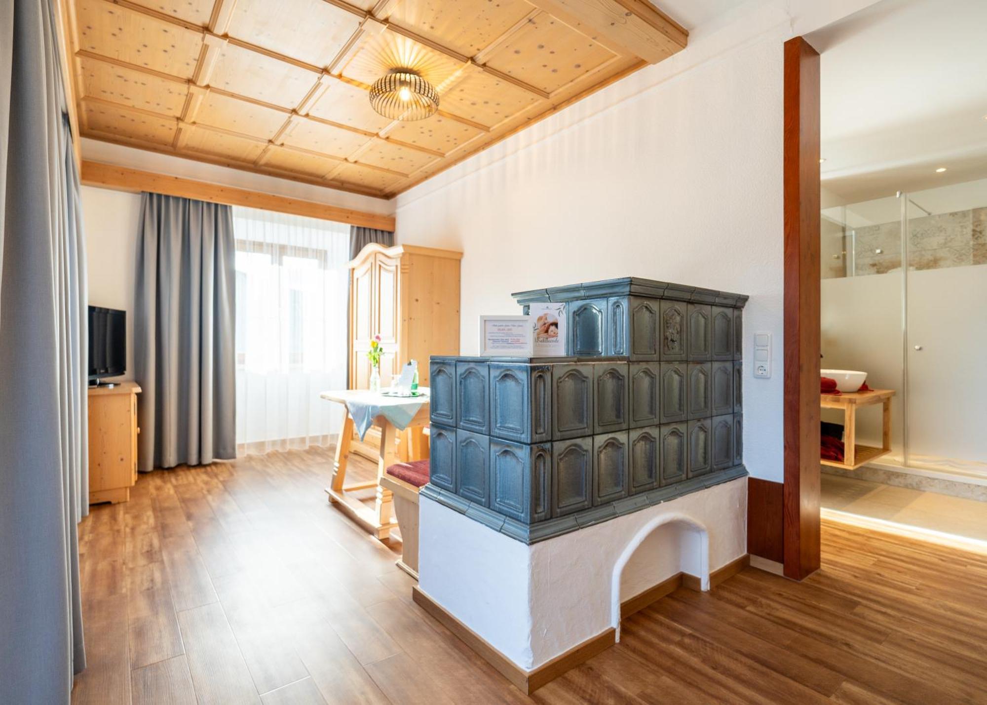 Hotel Krone Tirol Ройте Екстериор снимка