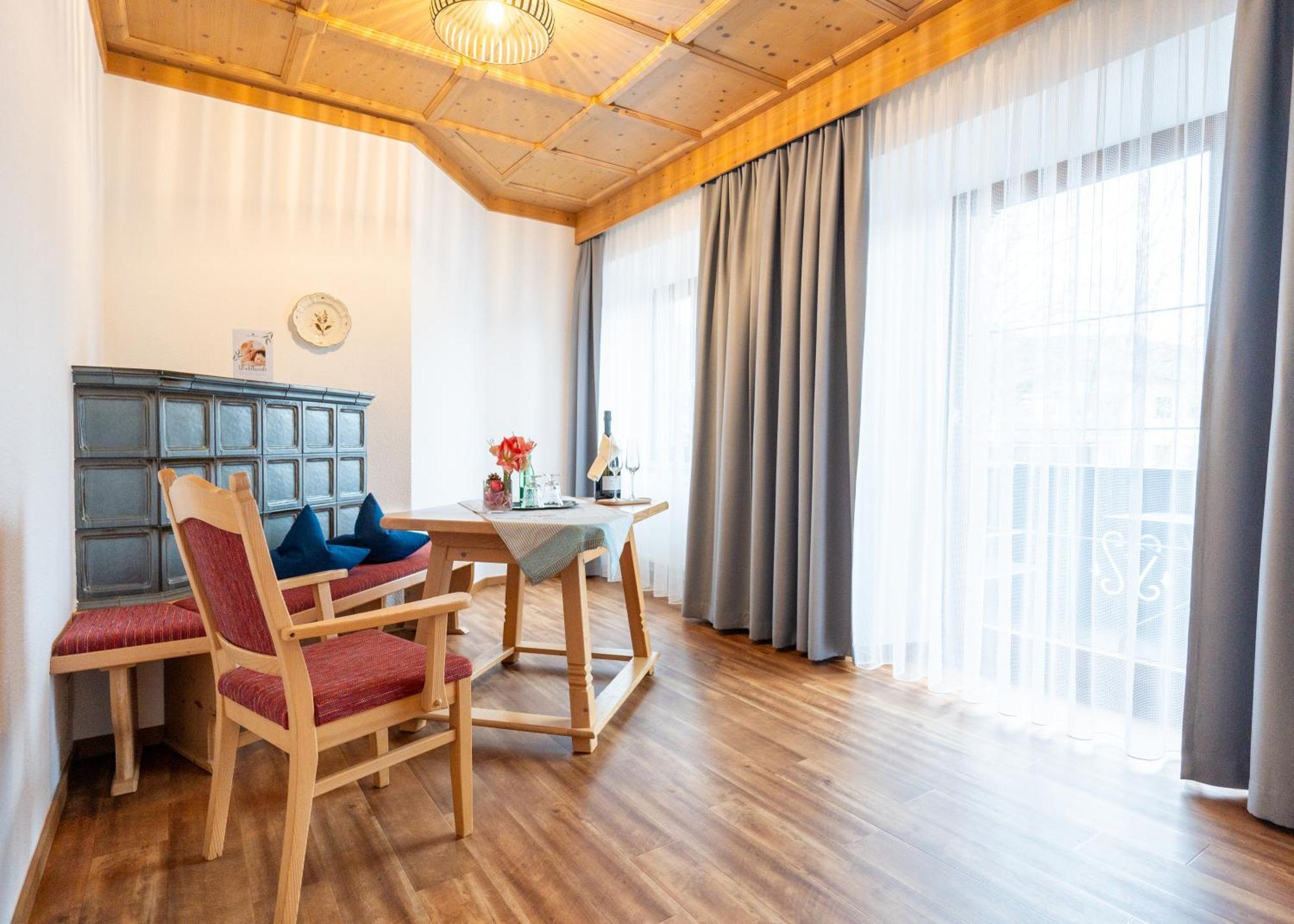 Hotel Krone Tirol Ройте Екстериор снимка