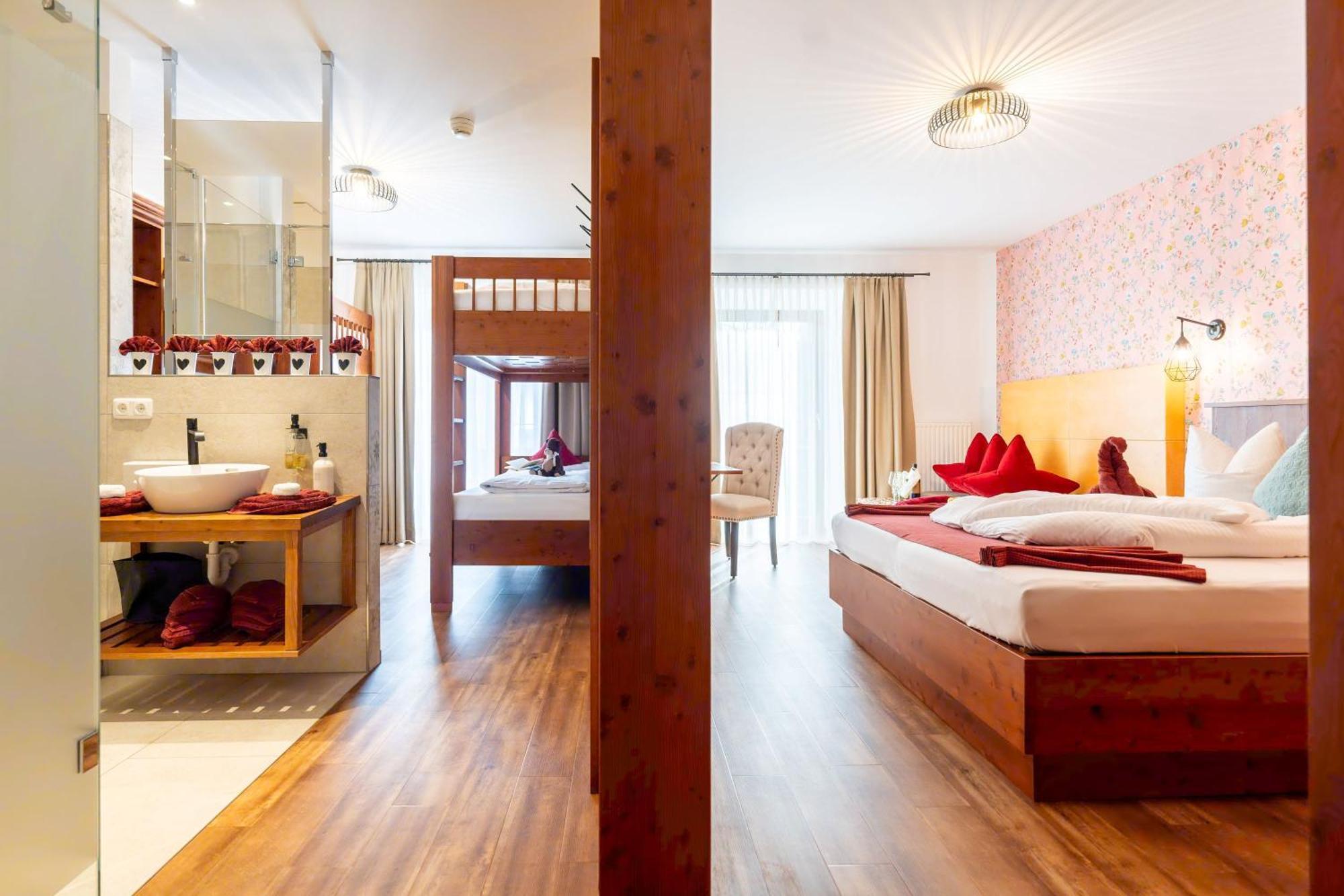 Hotel Krone Tirol Ройте Екстериор снимка