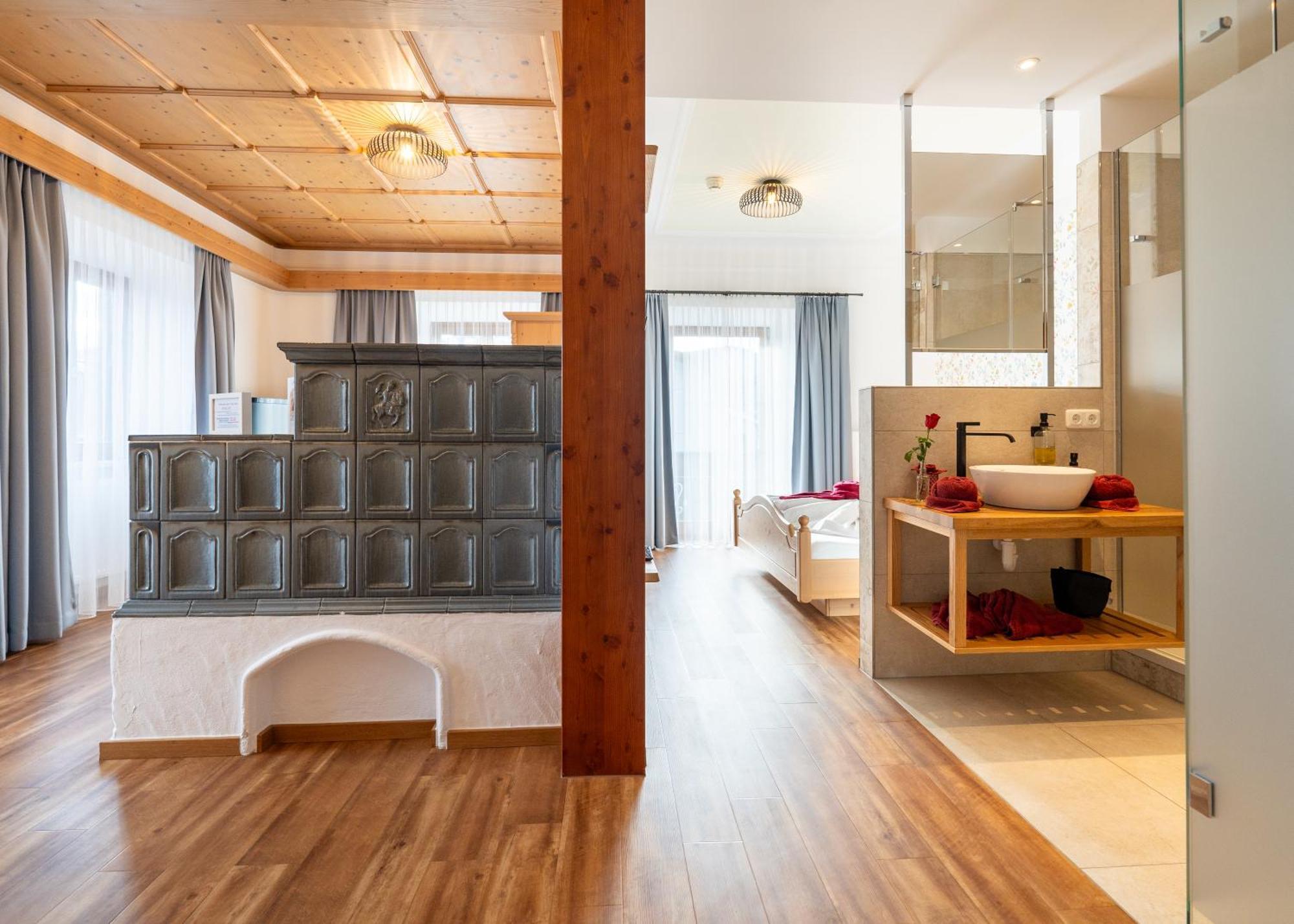 Hotel Krone Tirol Ройте Екстериор снимка