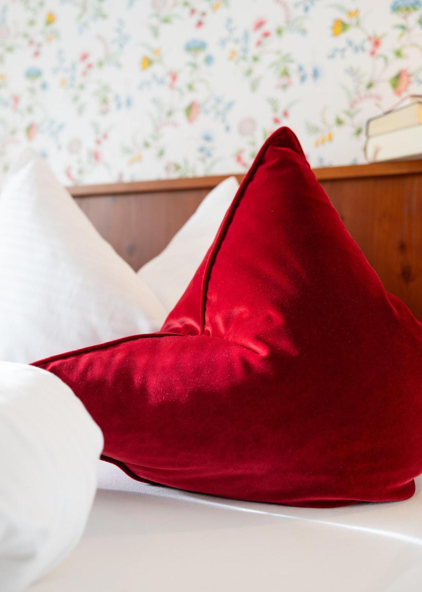 Hotel Krone Tirol Ройте Екстериор снимка
